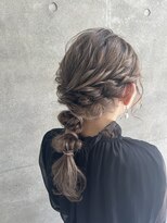 デューヘアー(due hair) ゆるふわ編みおろしスタイル