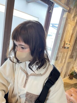 ワ ヘアー(wa-hair) 眉上ぱっつん前髪　カーキベージュ髪質改善パーマ伸ばしかけヘア