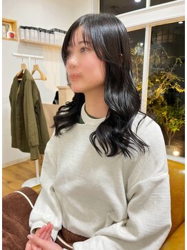 コムヘアー(COM HAIR) ロングヘア。ダークオリーブ。