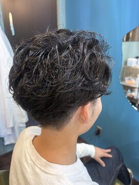 ハチ(.hachi) メンズパーマ