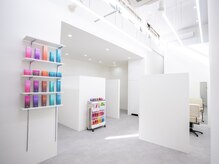 １、子連れで行っても大丈夫ですか？　２、妊婦でも大丈夫ですか？　３、友達と同時来店は大丈夫ですか？