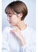 【30代髪型】オフィスで人気！丸みショートボブ×グレージュ