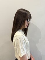 透けるベージュカラー