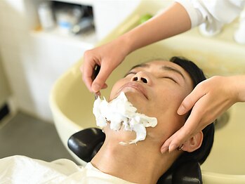 Cut studio 1【カットスタジオワン】 の写真/プロのシェービングで清潔感UP！自分では難しい眉・ヒゲのお手入れも全てお任せください◎［松山］