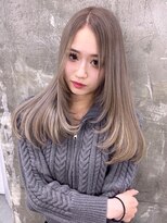 キング(K!ng)&nbsp;ハイライトカラーミルクティーベージュレイヤーカット髪質改善