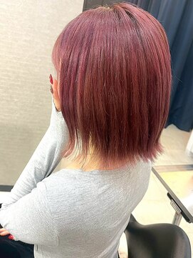 クララ バイ マニスオブヘアー(CLALA by Manis of hair) 透明感ピンク/ミディアムボブ/外ハネレイヤー