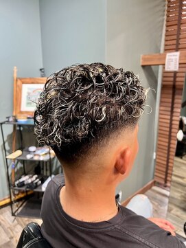 スタンドバーバー 柏(STAND BARBER) リバースセンターパート/ニュアンスパーマ/ダウンバング/柏