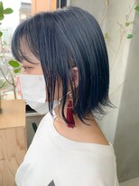 テトヘアー(teto hair) ネイビーブルー、外ハネボブ、ブリーチオンカラー、アッシュ