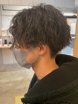 ニアウ 太田店(Niau)&nbsp;センターパートツイストスパイラルパーマメンズ波巻きパーマ