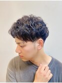 メンズショートアップバングツーブロック刈り上げ縦落ちパーマ