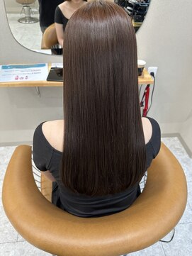 シカ 神戸三宮元町店(Cica) 神戸　三ノ宮　元町　髪質改善　 透明感カラー