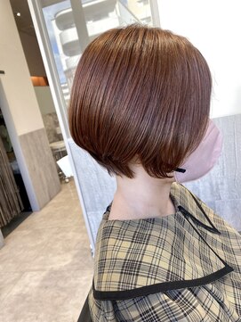 アトリエ(Atelier) ピンクベージュ ショートボブ