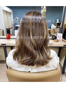 ミュー 天満橋(MEU) 大人女性のための白髪ぼかしハイライトミディアムスタイル