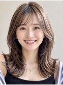 レイヤーカット ミディアム 白髪ぼかしハイライト 脱白髪染め
