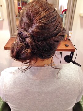 ブリッジ ヘアー(BRIDGE hair) おくれ毛がかわいい♪ゆるサイドアップ