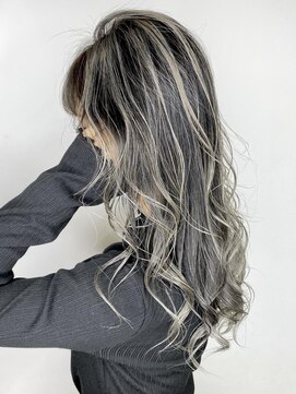 ラヴィエール(LAVIERE by R-EVOLUT) ハイライト/ケアブリーチ/レイヤーカット/髪質改善【柏/柏駅】