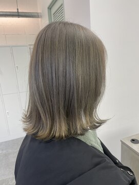 ルートエイチ 市川(Root H) 斜めバンググレージュカラーデザインカラーシルキーベージュ