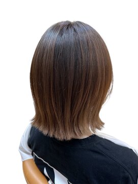 クオリス 上板橋店(QUALIS) 20代30代大人可愛い艶感グレージュ切りっぱなしショート