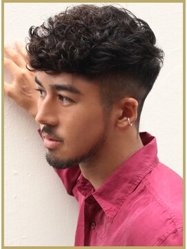 ジジバイワースホワイル(jiji by WORTH WHILE) フェザーショートサーフカールフェザーパーマシャドウパーマ