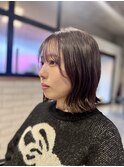 ぱっつんボブに外はねヘア