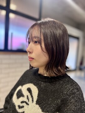 ストロベリーR. ぱっつんボブに外はねヘア