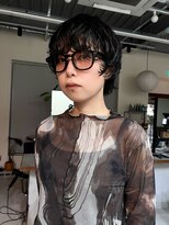 シロ(Shiro)&nbsp;マッシュショートで伸ばし中もお洒落に