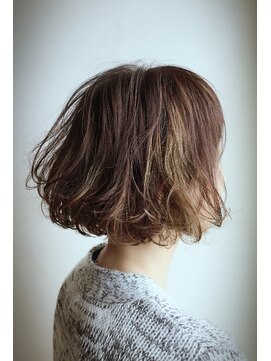 クブヘアー(kubu hair) 《kubu hair》グレージュふわくしゃボブ