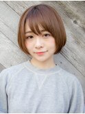 ショートボブ 流しバング 透明感カラー