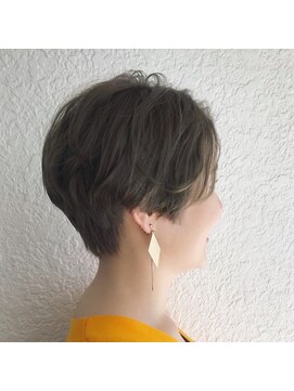 シトリ(ShitoRe) guest style ゆるふわショート