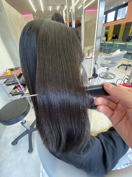 ロンドルーチェ 心斎橋(Lond luce) ダークアッシュ/ミディアムレイヤーカット［髪質改善/縮毛矯正］