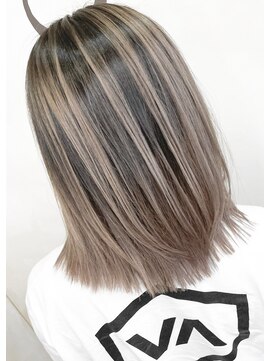 リグ 横浜(Lig.) ケアブリーチバレイヤージュ/ハイトーンイルミナダブルカラー