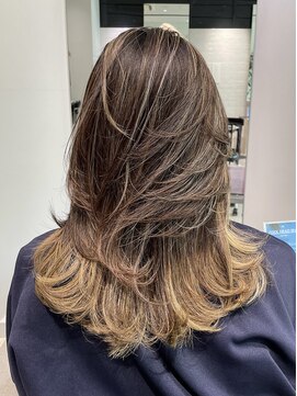 ステア ケース(stair case) 【NATASHA】銀座レイヤーカット/20代/30代/40代/50代