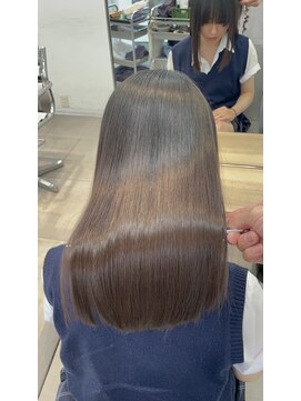エラ(Ella) 美髪矯正で叶える素髪風ナチュラル艶髪