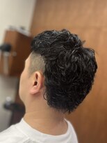 フランクス バーバー ウエストトウキョウ 吉祥寺店(FRANK’S BARBER WEST TOKYO)&nbsp;フェザーパーマサーフカール刈り上げセンターパート