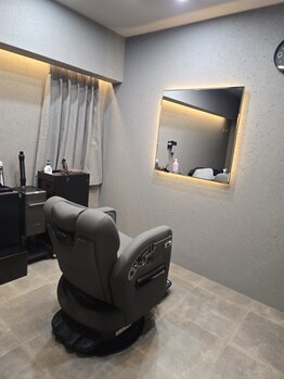 スカルプト 横浜店(skalpt)の写真/【メンズ専門店】男性に特化した高い技術を、上質な個室空間で。ハイクオリティな施術と仕上がりに大満足!