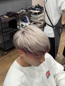 アンダーバーホワイト 広島 並木店(_WHITE) ホワイトカラー×ピンク×メンズハイトーン【広島】