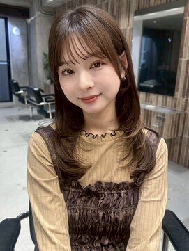 ファルベ(Farbe) 黒髪/オリーブグレー/小顔/ココアベージュ