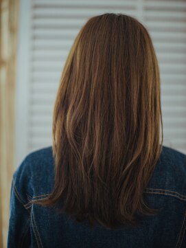 アマリス(Amaris) ミディアムロングレイヤー20代/30代/40代/50代/庭瀬