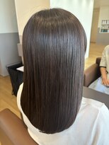 ロッカ(ROCCA)&nbsp;乾かしただけでここまで艶髪。自然な酸性ストレート