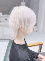 デイズ(days) ホワイトカラー・マッシュウルフ・ハイトーンショート