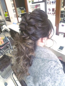 ヘアセットサロンエッジ(Edge) 太編込みハーフアップ