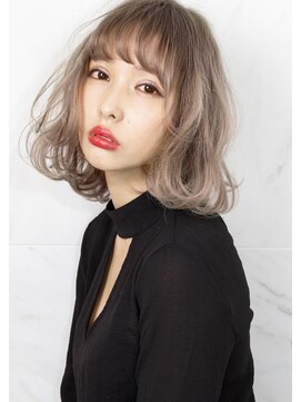 ヘアサロン ガリカ 表参道(hair salon Gallica) ☆ ホワイトベージュ × 外国人クセ毛風 ☆ 切りっぱなしボブ ☆