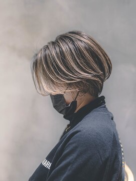 ニーイチイチ(211) 似合わせカットでイメチェンスタイル 神戸/三宮/美容室/美容院