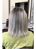 **ホワイト系シルバーグレージュシャドールーツ**