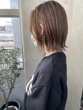 ゼストプラス(ZEST plus) ハイライトを入れた外ハネボブ