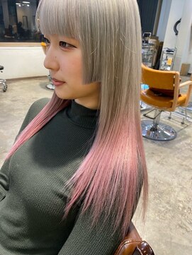 ナンバー リコ 名駅 ジャム 名古屋(N° rico JAM) 顔まわりカット　レイヤーカット　2次元カット　シルバー