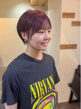 スミカ(sumika)の写真/《カット+トリートメント¥4500》ショートヘアは<sumika>のミリ単位カット!!顔周りのカットで小顔魅せ効果◎