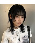 レイヤーカット/ウルフカット/ブルーブラック/ 顔まわりカット