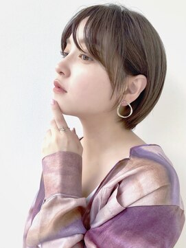 ヴィオットバイサロン(Viot by Salon) 小顔 マッシュショート ベージュ パーマ 20代30代40代50代