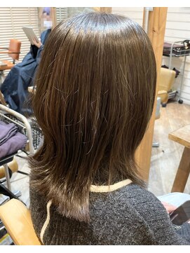 アッシュ×外ハネミディアム